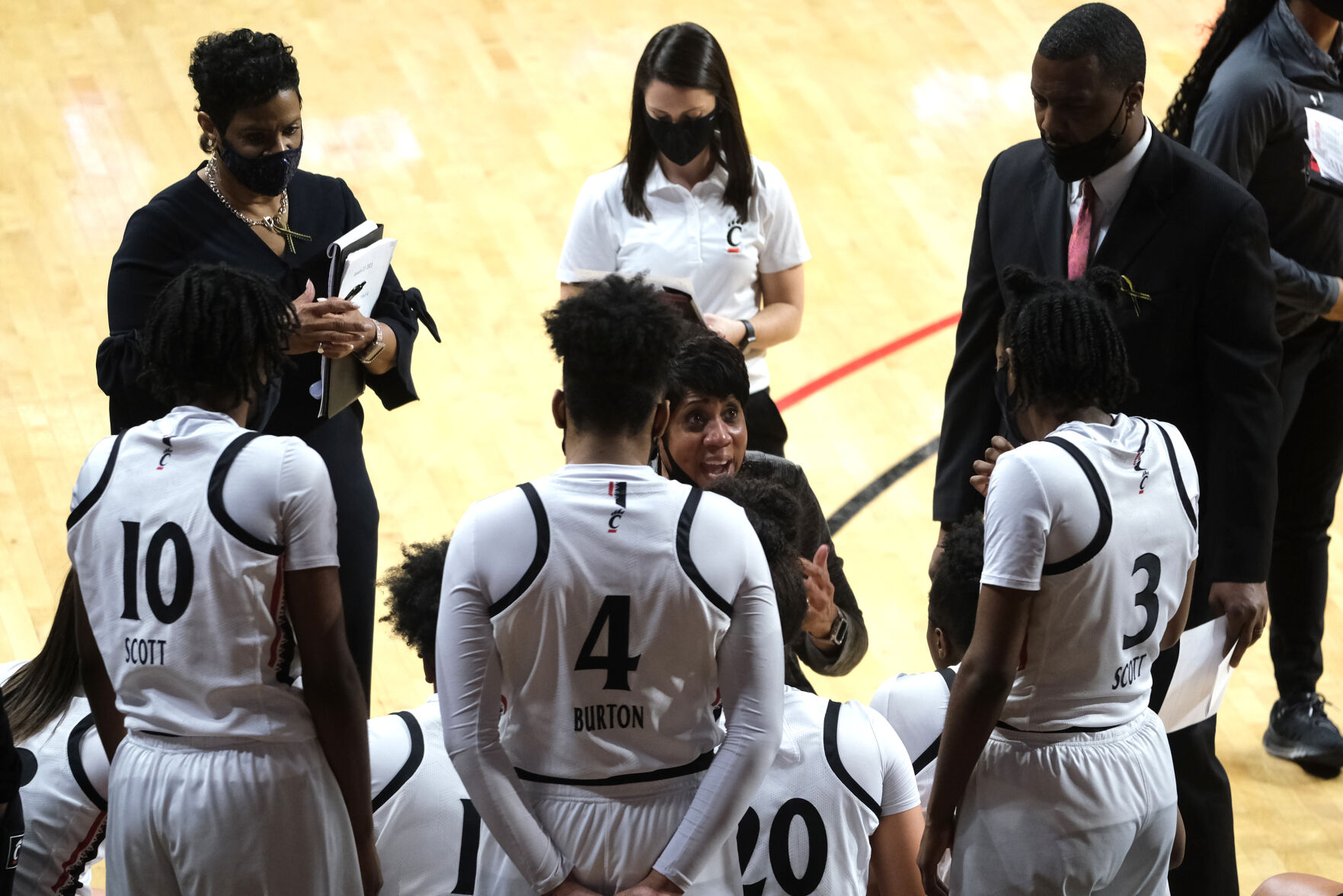TNR UC WBB vs Wichita 012721 AAM05389.jpg